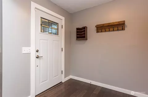 Entry Way - 146 Sunset Pl, Sequim, WA 98382 photo 1 of 5
