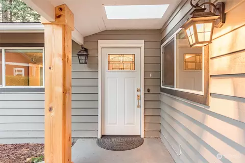 Entry Way - 146 Sunset Pl, Sequim, WA 98382 photo 5 of 5