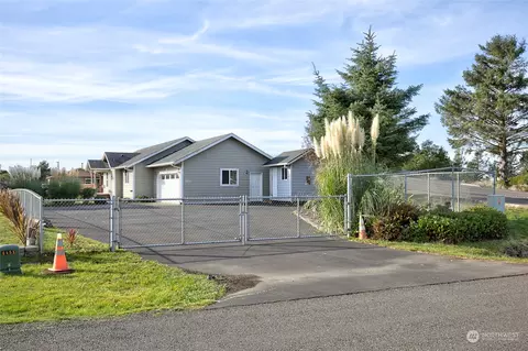 701 Wawona Ave SW, Ocean Shores, WA 98569