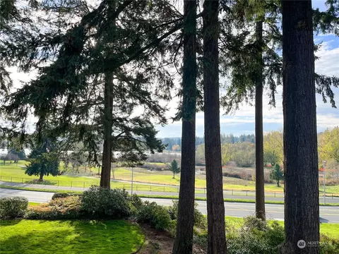 23303 Lakeview Dr #B205, Mountlake Terrace, WA 98043