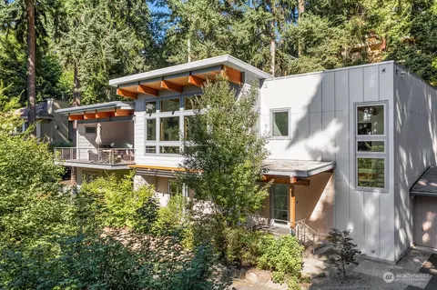 1840 100th Ave SE, Bellevue, WA 98004