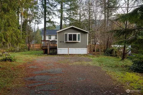 8272 Golden Valley Blvd, Maple Falls, WA 98266
