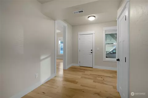 2422 Maple St, Everett, WA 98201 photo 12