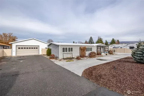 1714 Maple St, Wenatchee, WA 98801