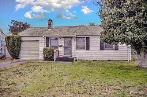 8518 33rd Ave S, Lakewood, WA 98499