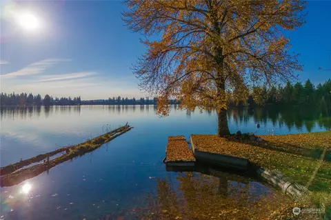 1804 210th Ave E, Lake Tapps, WA 98391
