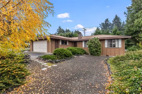 2815 NE Athens Ct, Bremerton, WA 98311