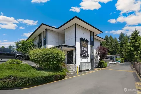 19409 56th Ave W #107, Lynnwood, WA 98036