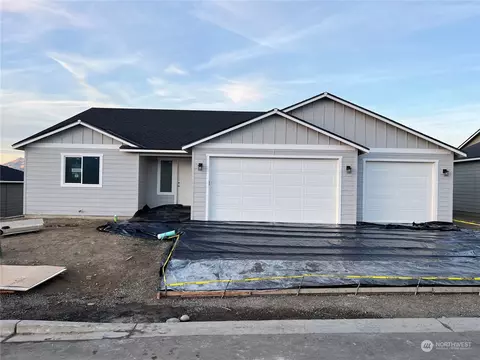 2367 SE 3rd St, East Wenatchee, WA 98802