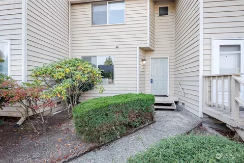 1221 NE Jasmine Ln, Bremerton, WA 98311