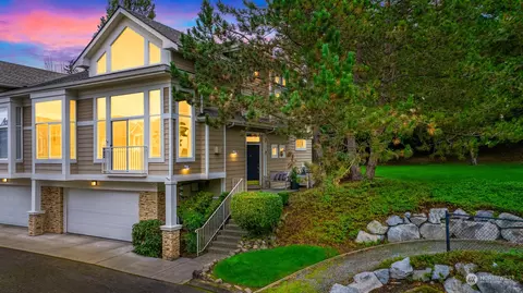 8606 113th Way NE #2, Kirkland, WA 98033