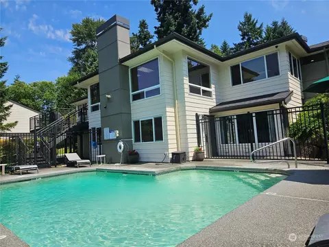 31500 33rd Pl SW #D201, Federal Way, WA 98023