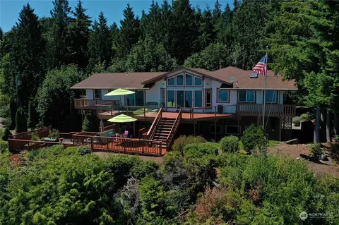 250 Rhododendron Ln, Brinnon, WA 98320