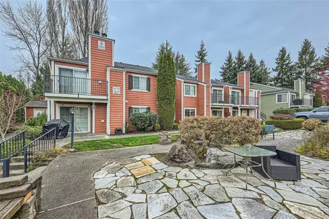 2605 S 272nd St #51, Kent, WA 98032