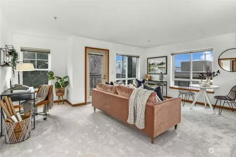 3015 SW Avalon Way #202, Seattle, WA 98126