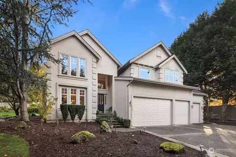 718 140th Ave NE, Bellevue, WA 98005
