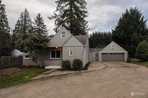 3538 Columbia Heights Rd, Longview, WA 98632