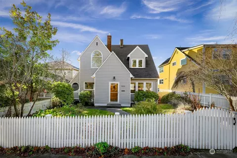 1004 16th St, Bellingham, WA 98225