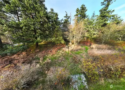 6887 W Shore Dr, Anacortes, WA 98221