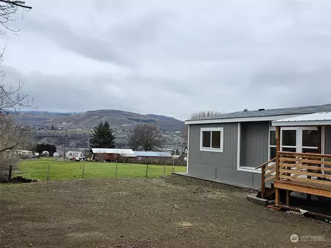 2440 New Penfold Ct, East Wenatchee, WA 98802
