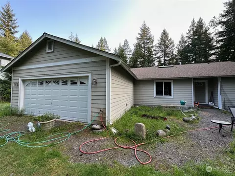 17015 Vail Loop Rd SE, Rainier, WA 98576