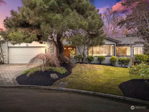 750 Northstream Ln, Edmonds, WA 98020