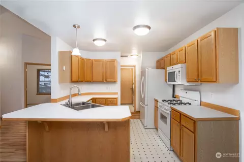 304 Orting Ct NW, Orting, WA 98360 photo 4