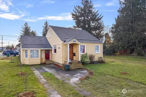 230 E Orange Ave, Burlington, WA 98233