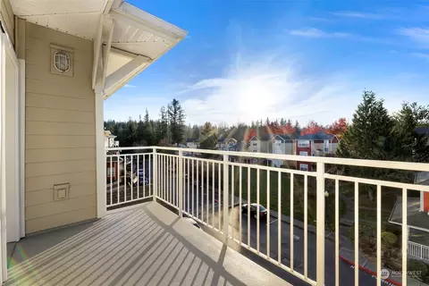 537 225th Ln NE #C304, Sammamish, WA 98074
