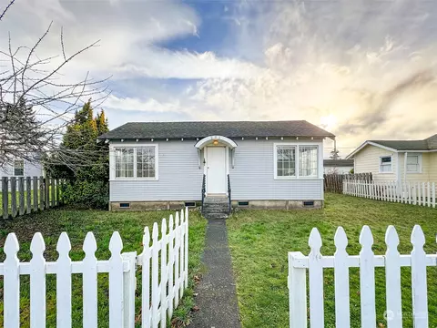 251 W Spruce St, Sequim, WA 98382