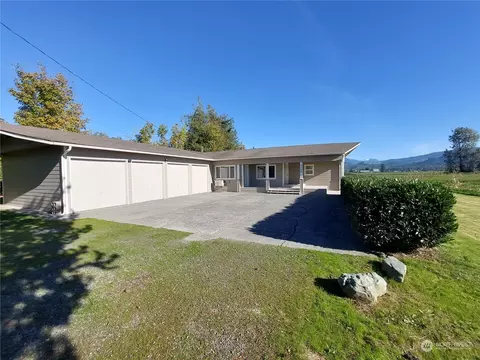 9208 Garrison Rd, Sumas, WA 98295