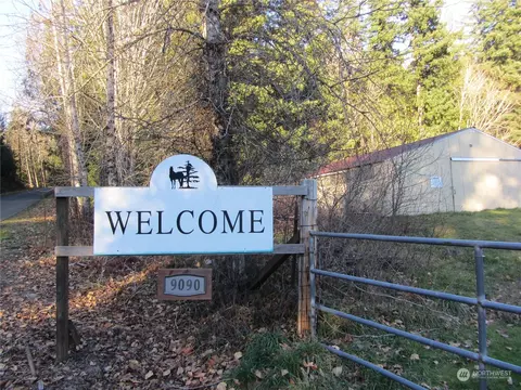 9090 Anderson Lake Rd, Sumas, WA 98295