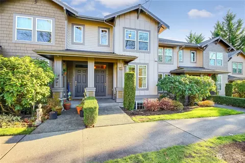 7814 Fairway Ave SE #104, Snoqualmie, WA 98065