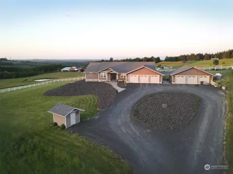 733 Cousins Rd, Chehalis, WA 98532