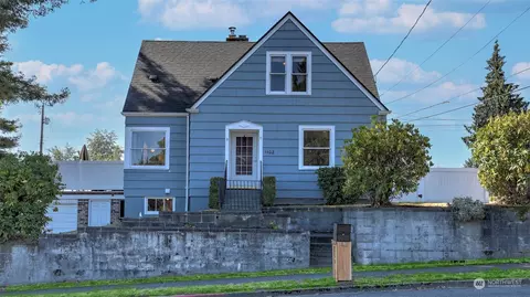 1102 E 56th St, Tacoma, WA 98404