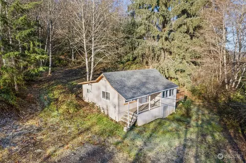1906 Stuart St, Raymond, WA 98577