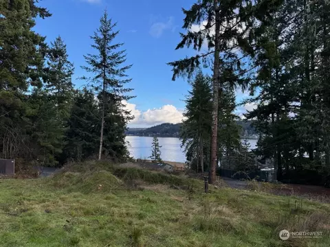 9947 Misery Point Rd NW, Seabeck, WA 98380