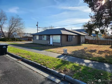 1229 E Terrace Ave, Moses Lake, WA 98837
