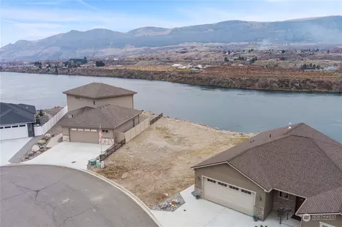 2988 Blue Heron Ln, East Wenatchee, WA 98802