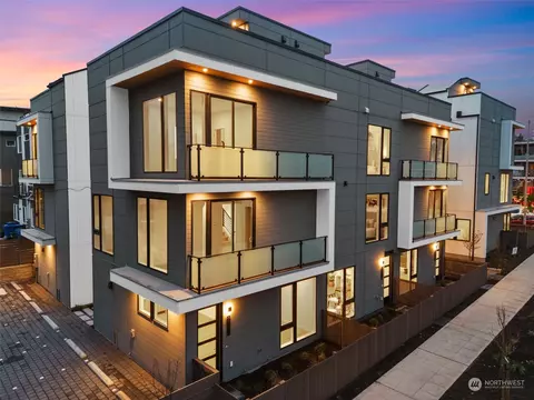 2110 SW Cloverdale St, Seattle, WA 98106