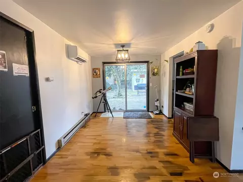 Entry Way - 8618 4th Pl SE, Everett, WA 98208 photo 2 of 2