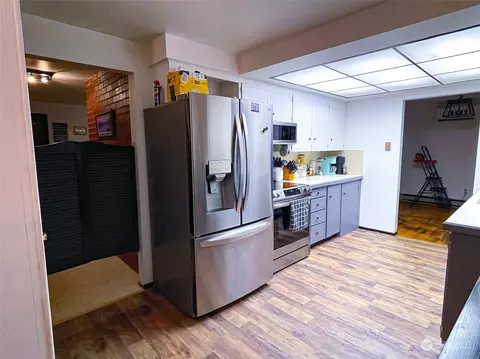 Kitchen - 8618 4th Pl SE, Everett, WA 98208 photo 4 of 4
