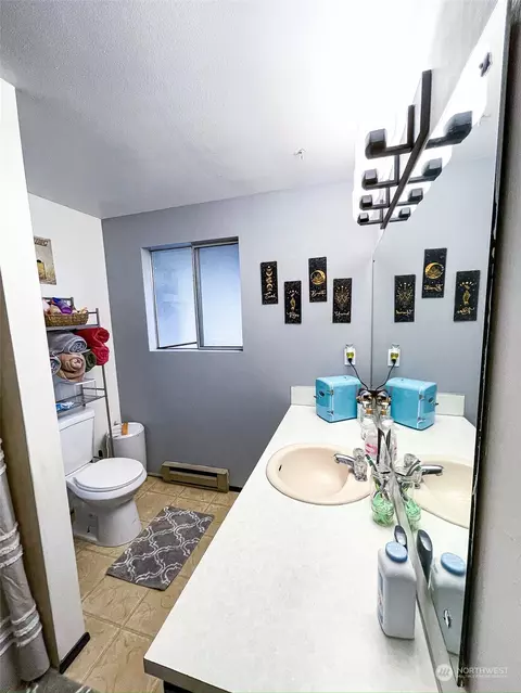 Dining - 8618 4th Pl SE, Everett, WA 98208 photo 1 of 1
