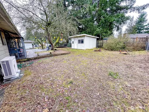 Exterior - 8618 4th Pl SE, Everett, WA 98208 photo 6 of 7