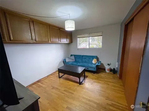 Living - 8618 4th Pl SE, Everett, WA 98208 photo 4 of 4