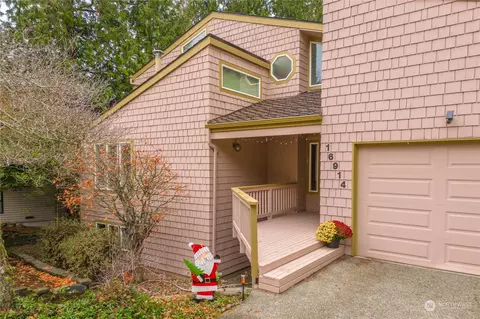 16914 SE 41st St, Bellevue, WA 98008