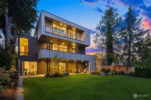 10211 NE 24th St, Bellevue, WA 98004