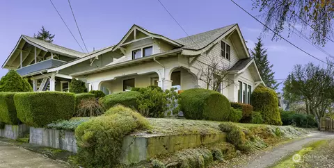 214 E Fulton St, Mount Vernon, WA 98273