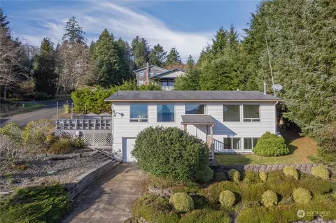2103 Ilahee Pl SW, Ilwaco, WA 98624