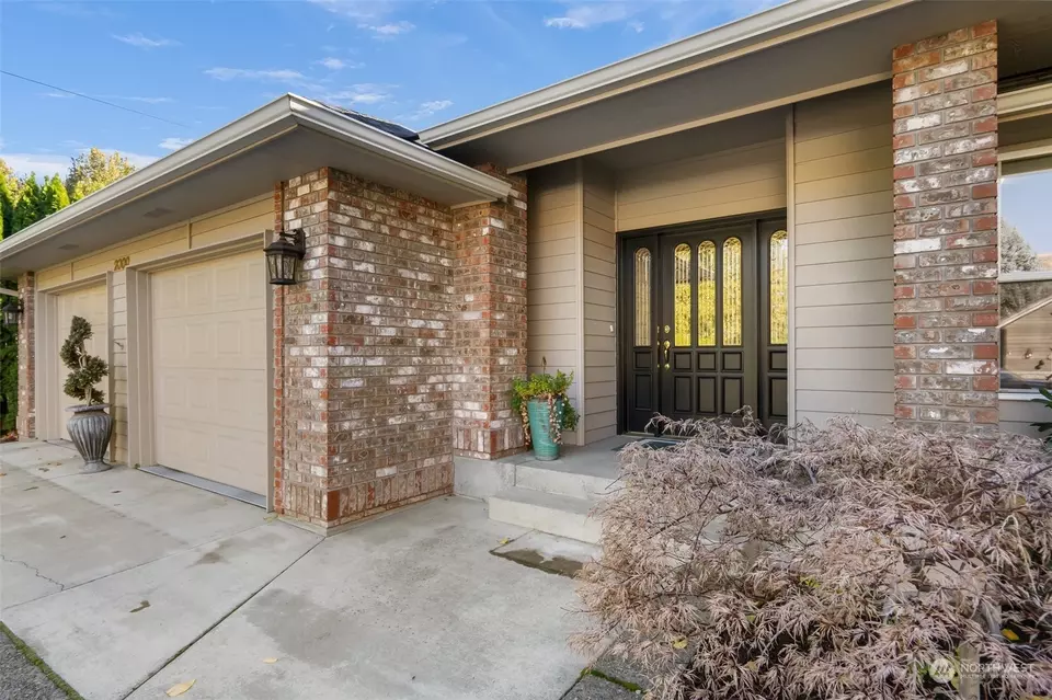 2000 Lakeview Dr, Yakima, WA 98902 35 Photos Movoto